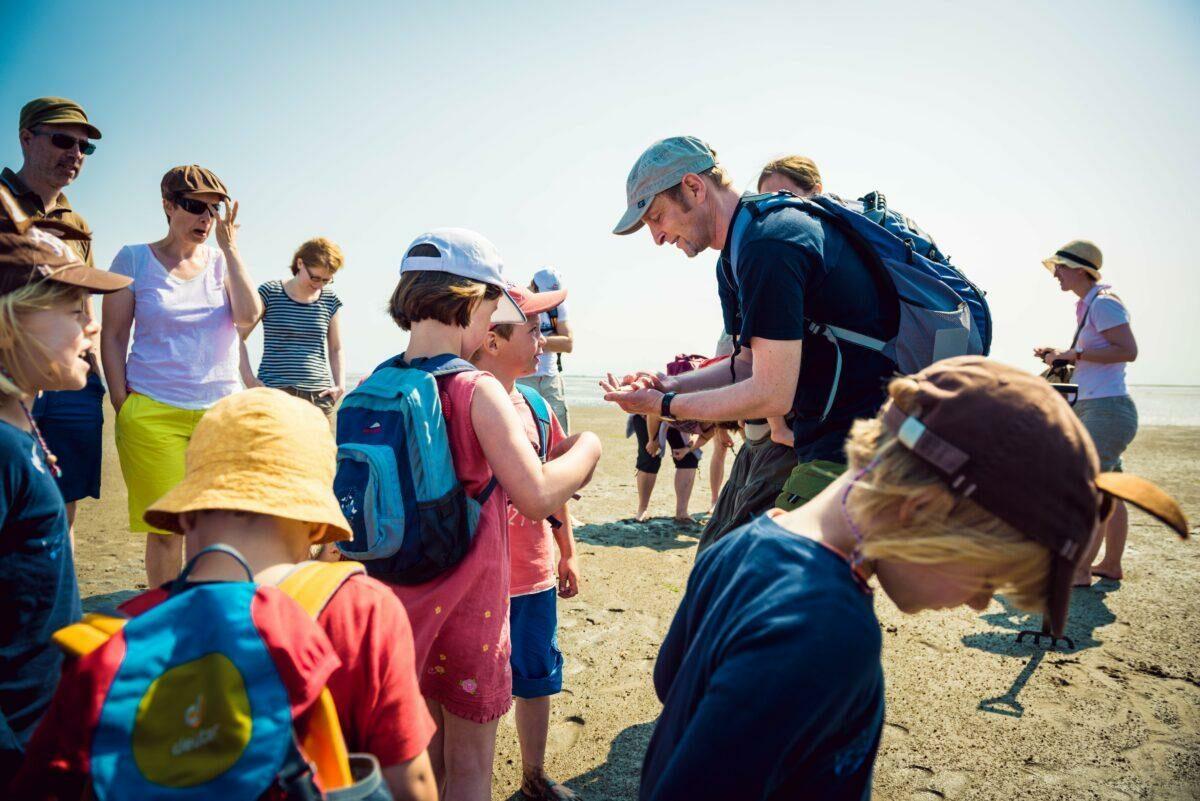 „Dad, what’s sustainable?” – Seven ways to explain sustainability to your kids at home and on vacation