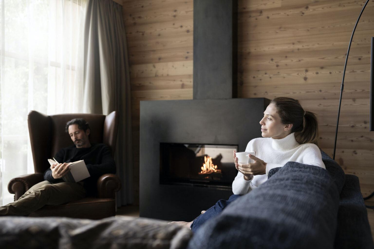Cozy hideaways with fireplaces – your sustainable winter holiday