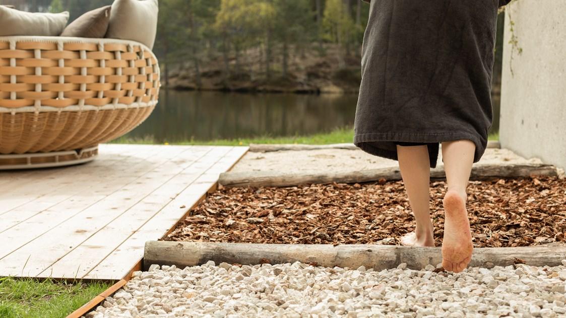On the way barefoot – Barefoot paths, Kneipp basins for your health
